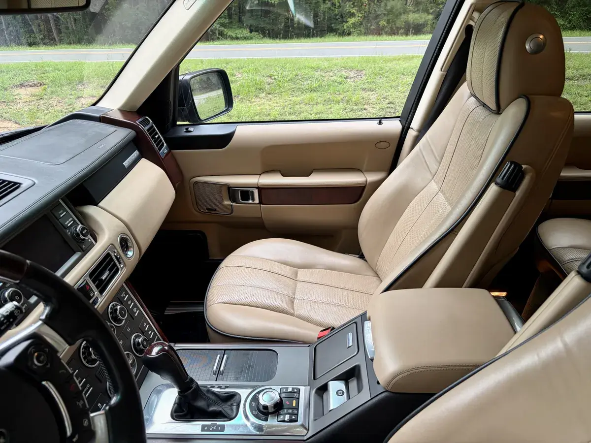 2012 Land Rover Range Rover HSE Luxury