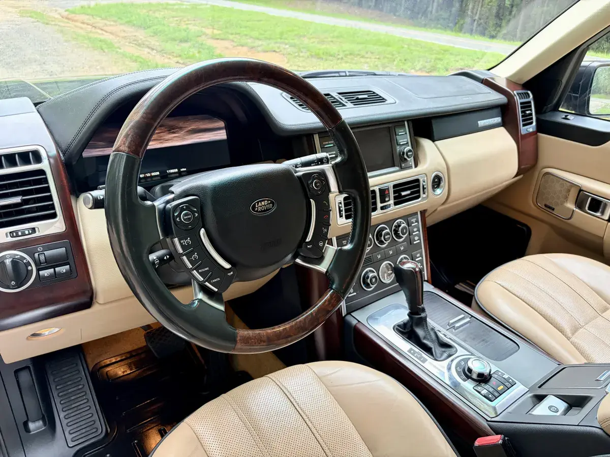 2012 Land Rover Range Rover HSE Luxury