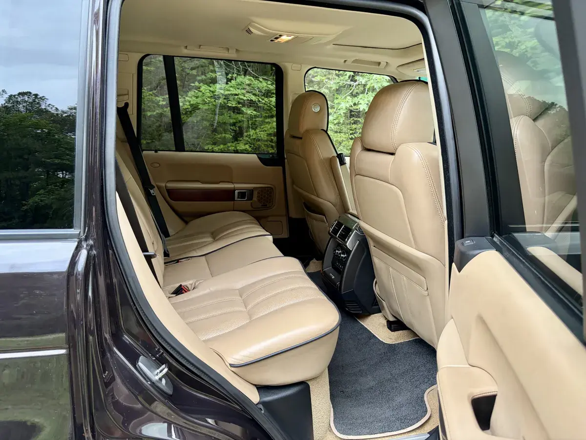 2012 Land Rover Range Rover HSE Luxury