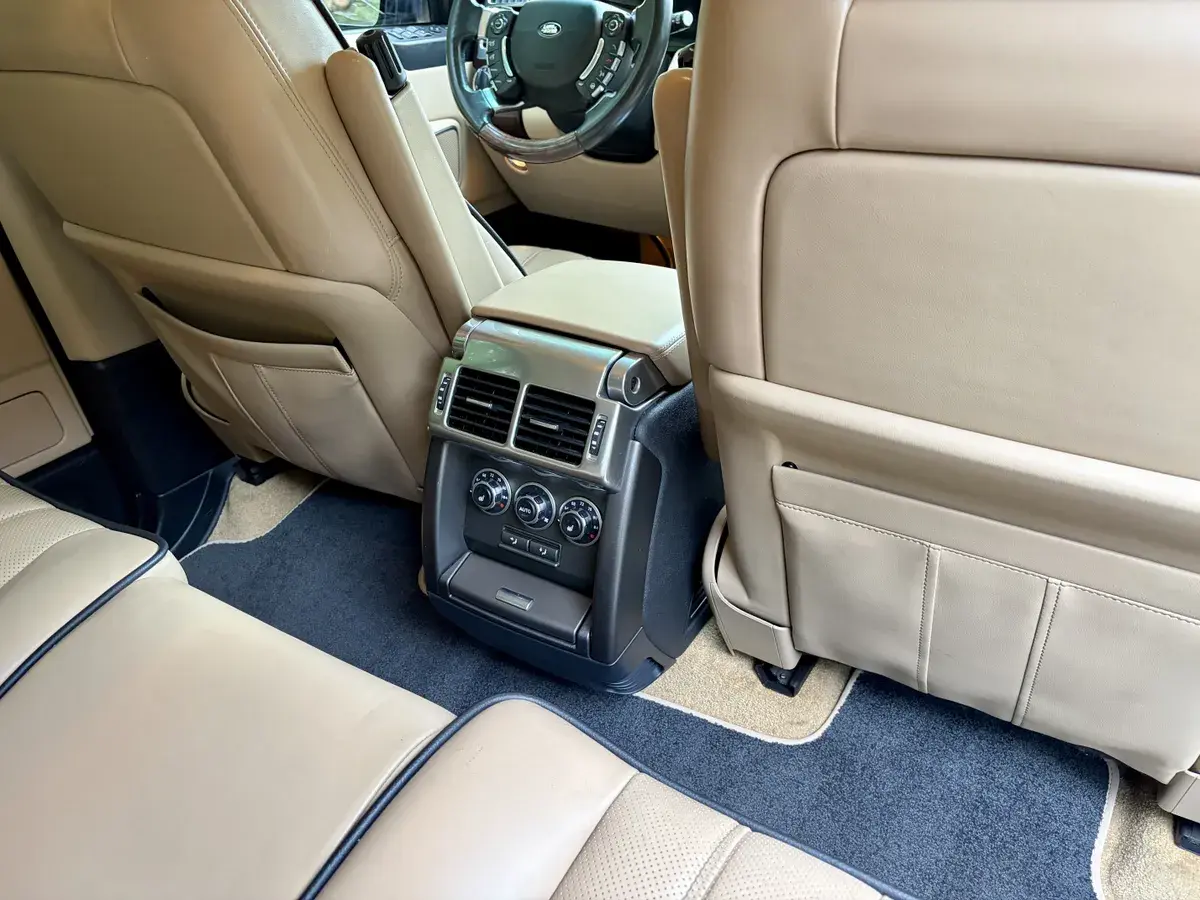 2012 Land Rover Range Rover HSE Luxury