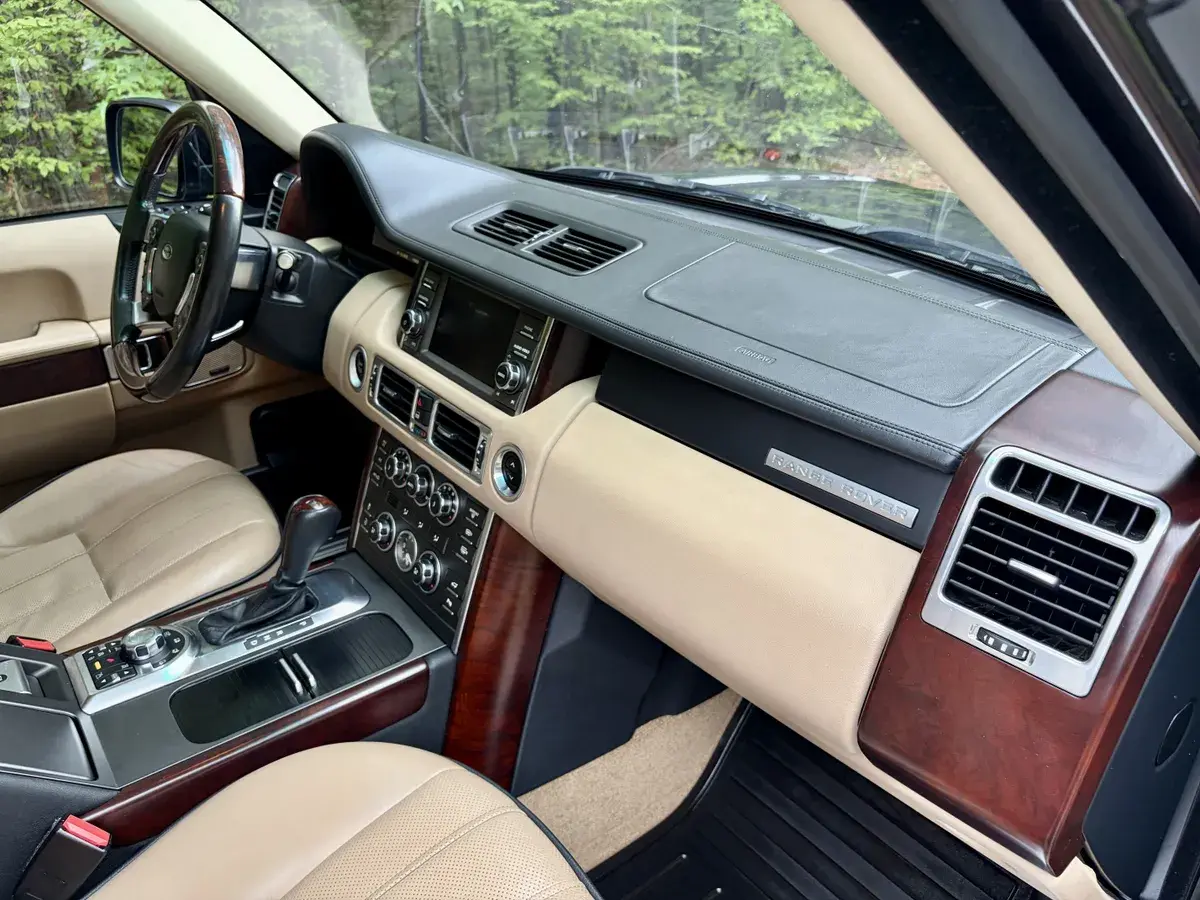 2012 Land Rover Range Rover HSE Luxury
