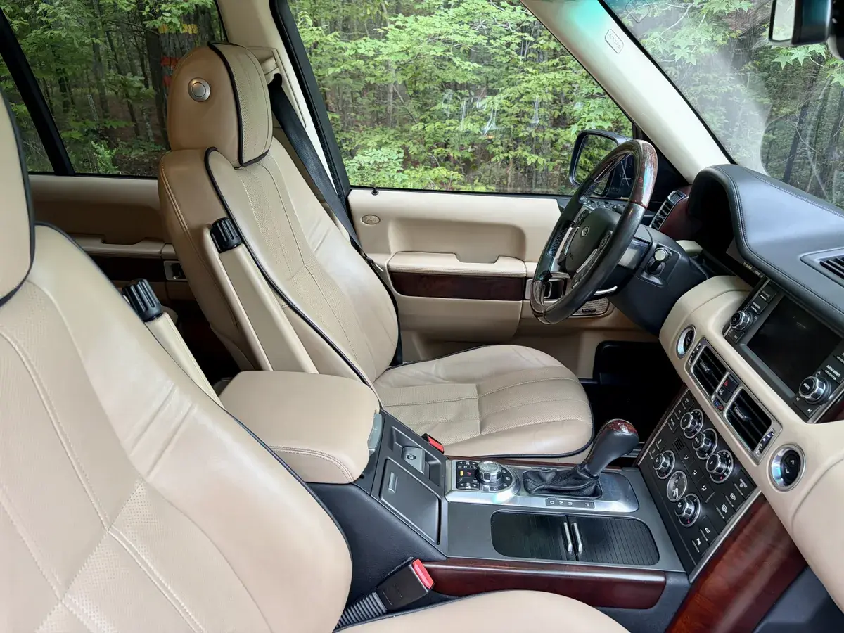 2012 Land Rover Range Rover HSE Luxury