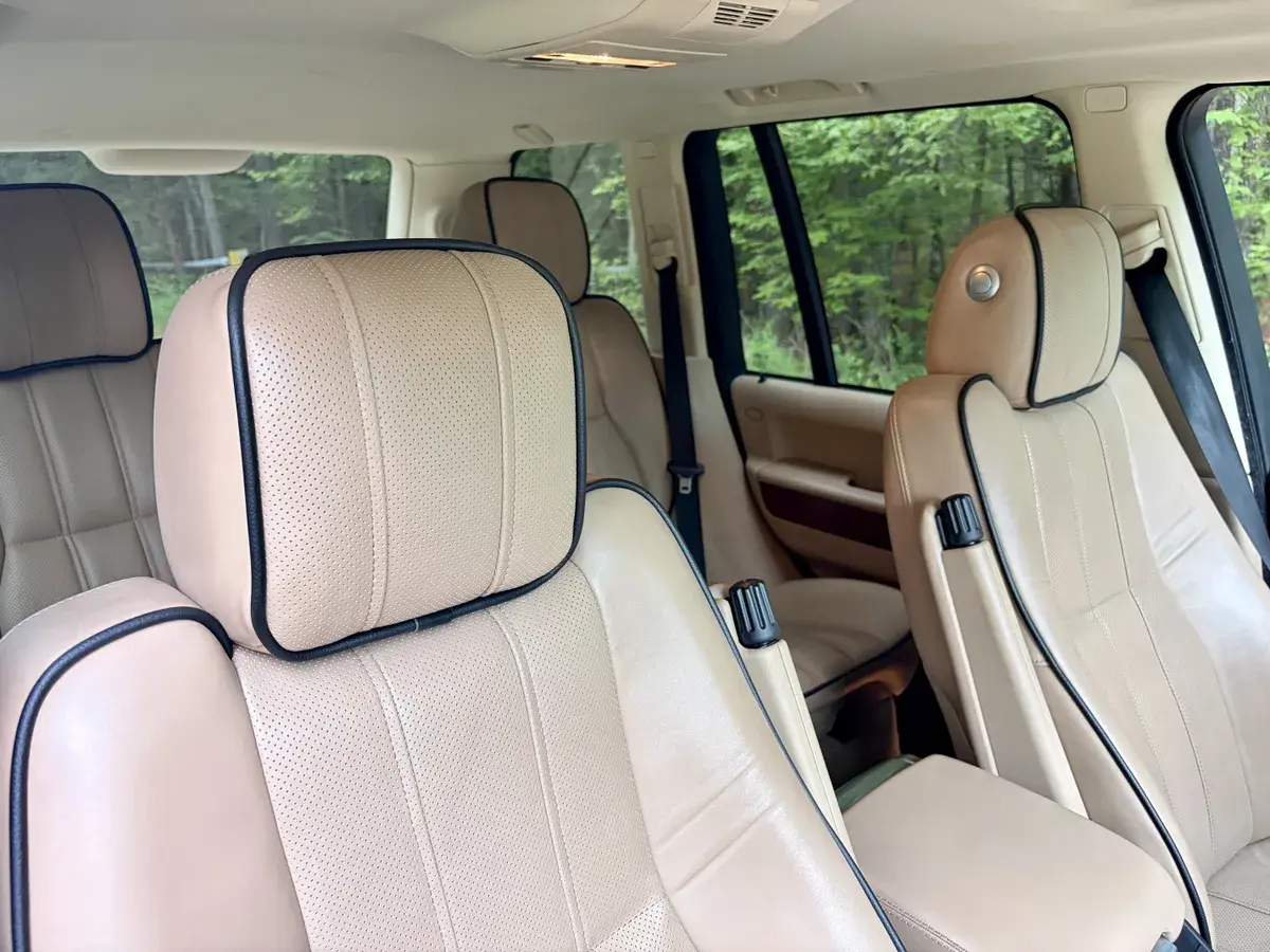 2012 Land Rover Range Rover HSE Luxury
