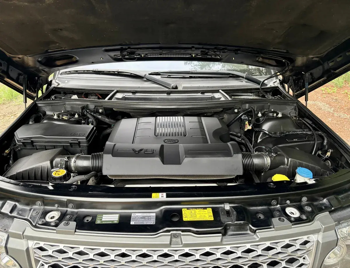 2012 Land Rover Range Rover HSE Luxury