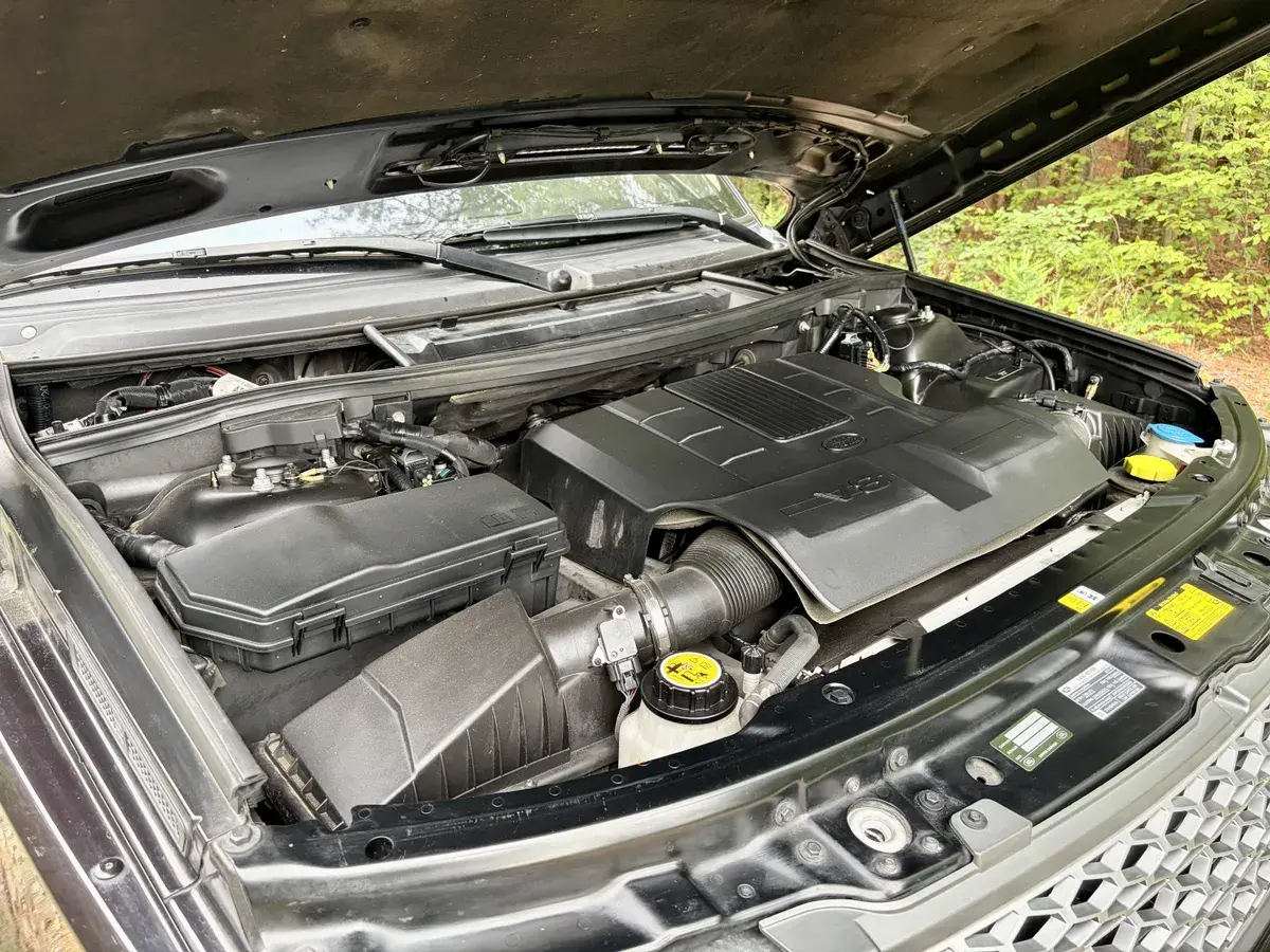 2012 Land Rover Range Rover HSE Luxury