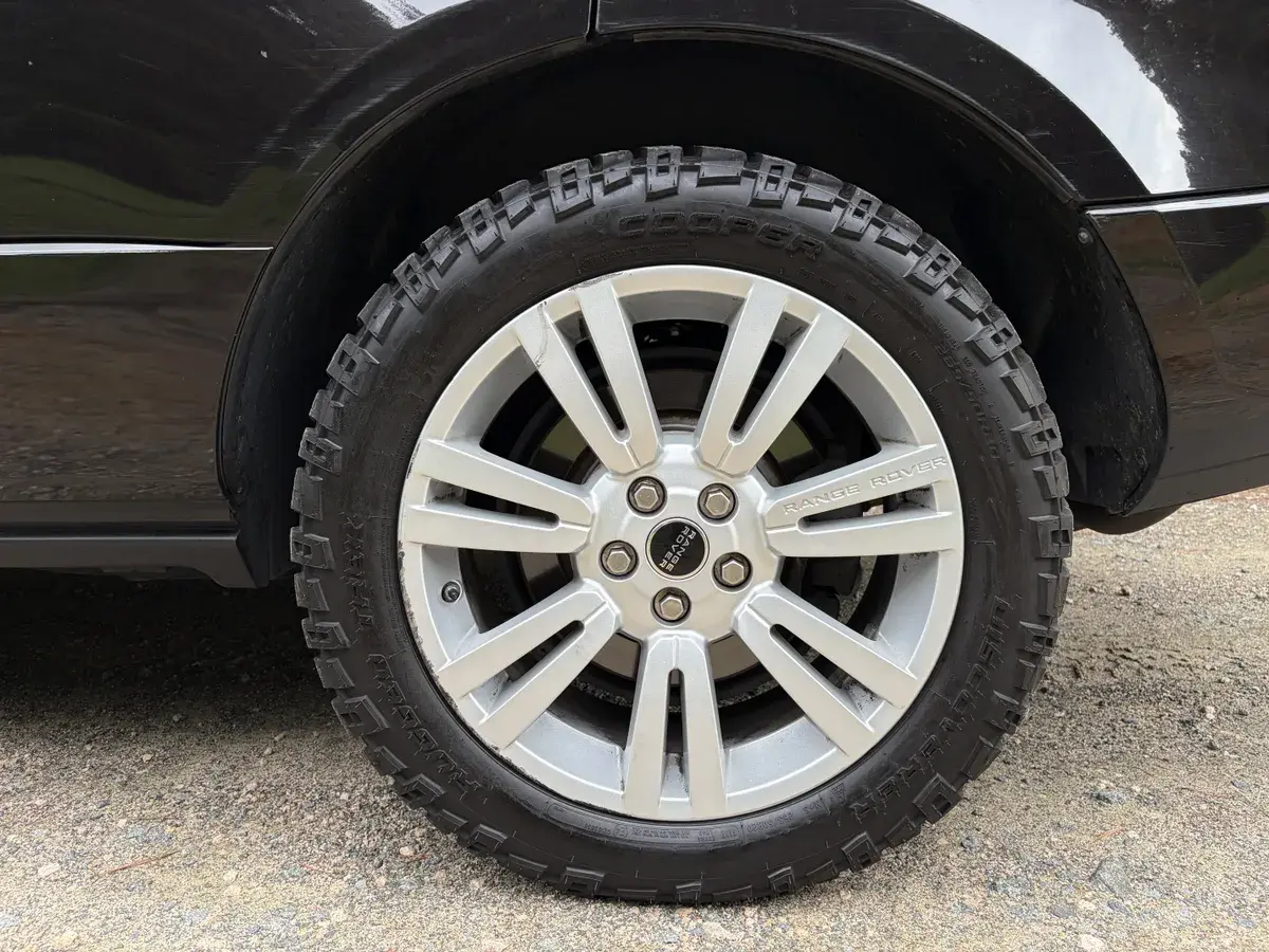 2012 Land Rover Range Rover HSE Luxury
