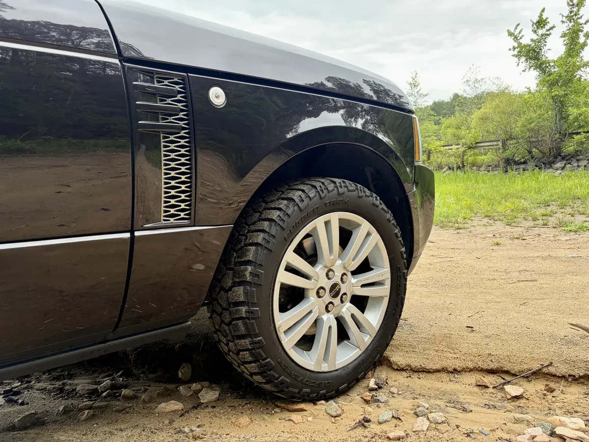 2012 Land Rover Range Rover HSE Luxury