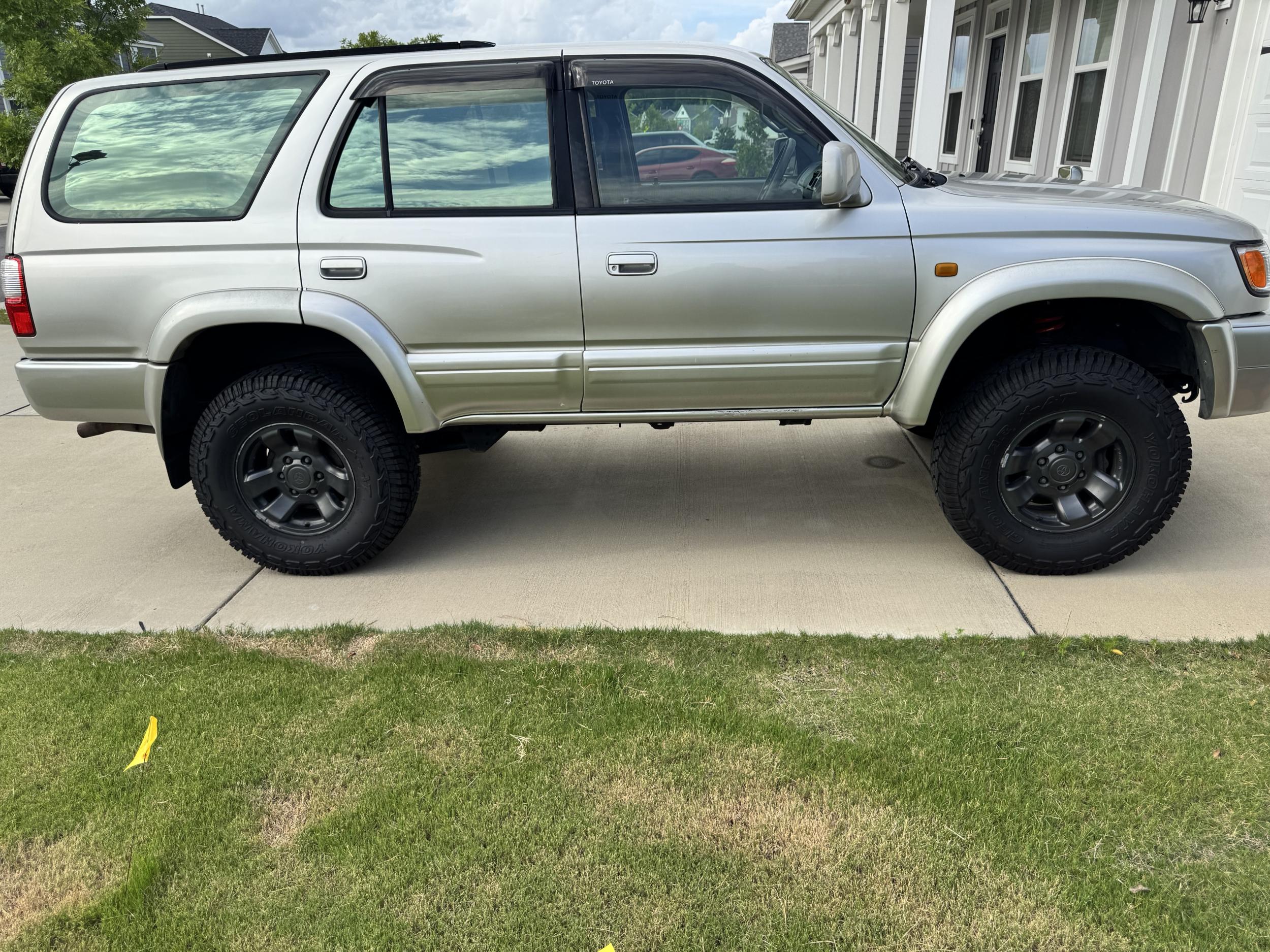 1999 Toyota Hilux Surf SSR-X - 3