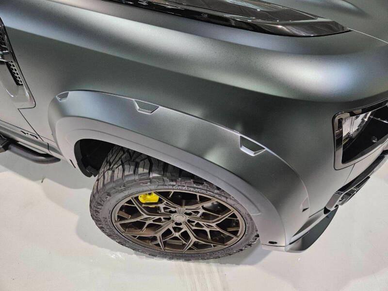 2025 Land Rover Defender 110 V8 Urban Widetrack