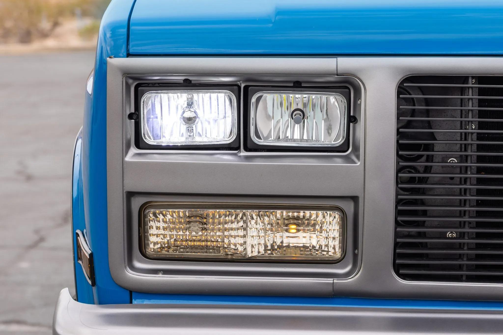 Custom 1989 GMC R3500 Crew Cab 4×4