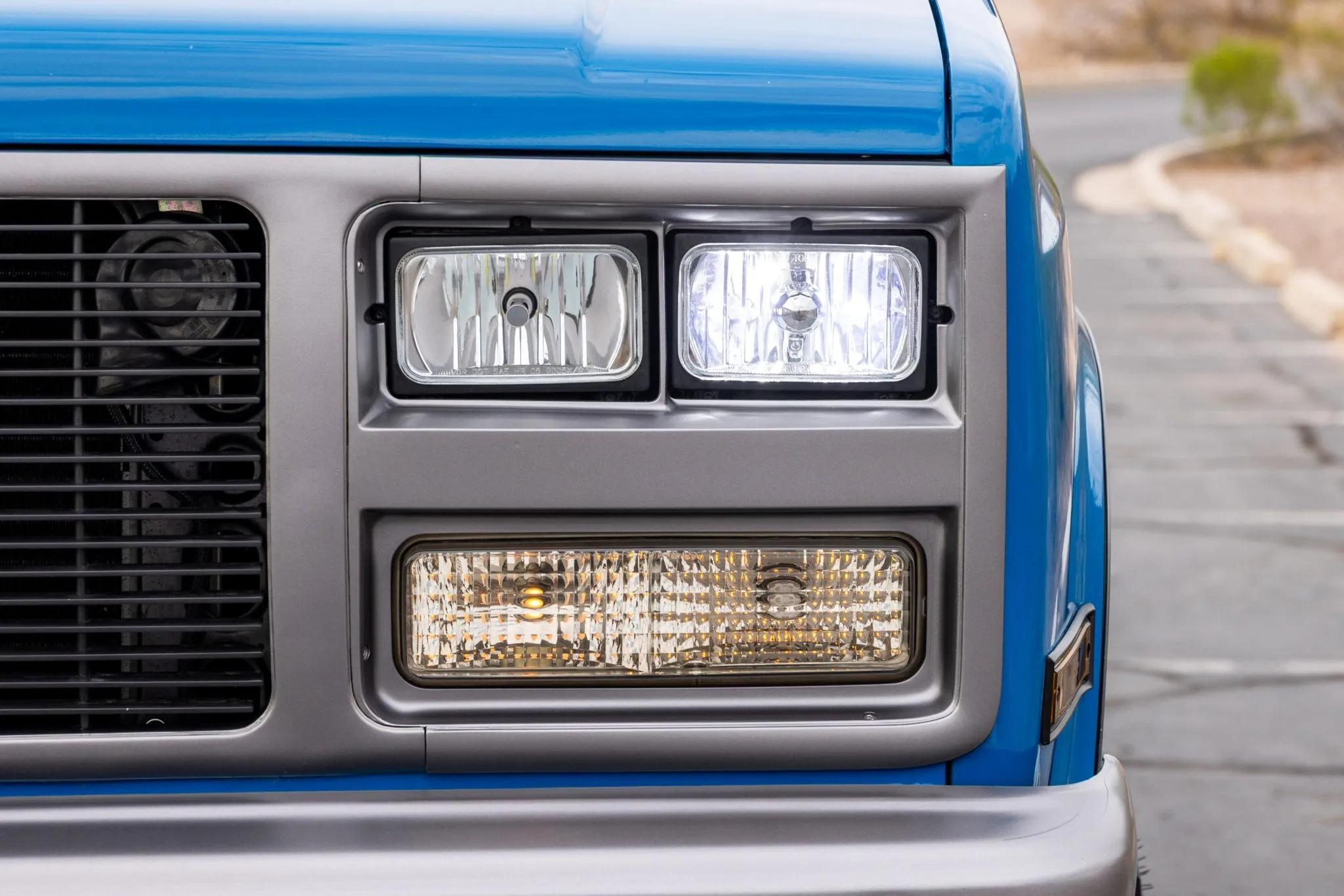 Custom 1989 GMC R3500 Crew Cab 4×4