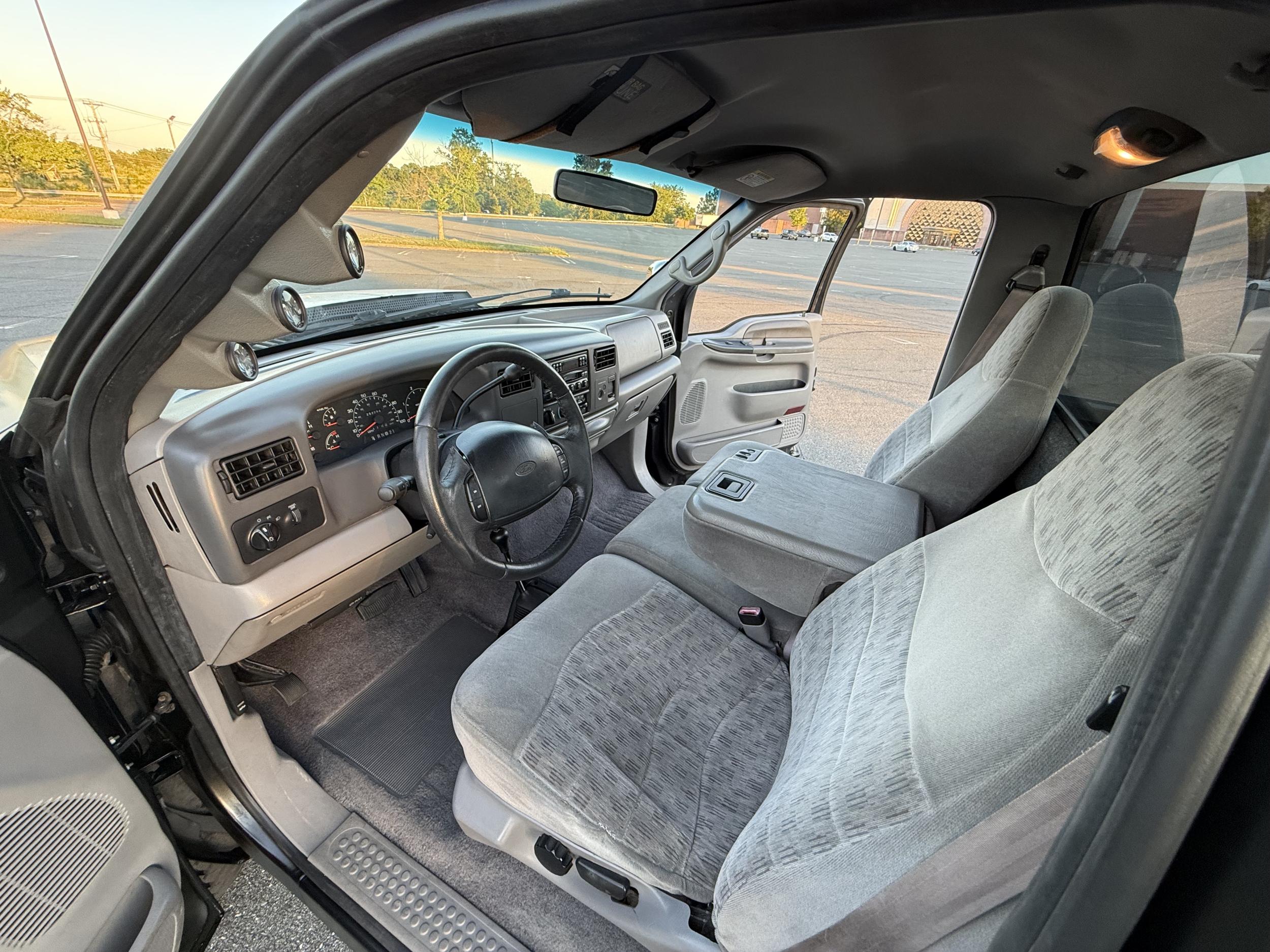 2000 Ford F-350 XLT Wide-Track Conversion
