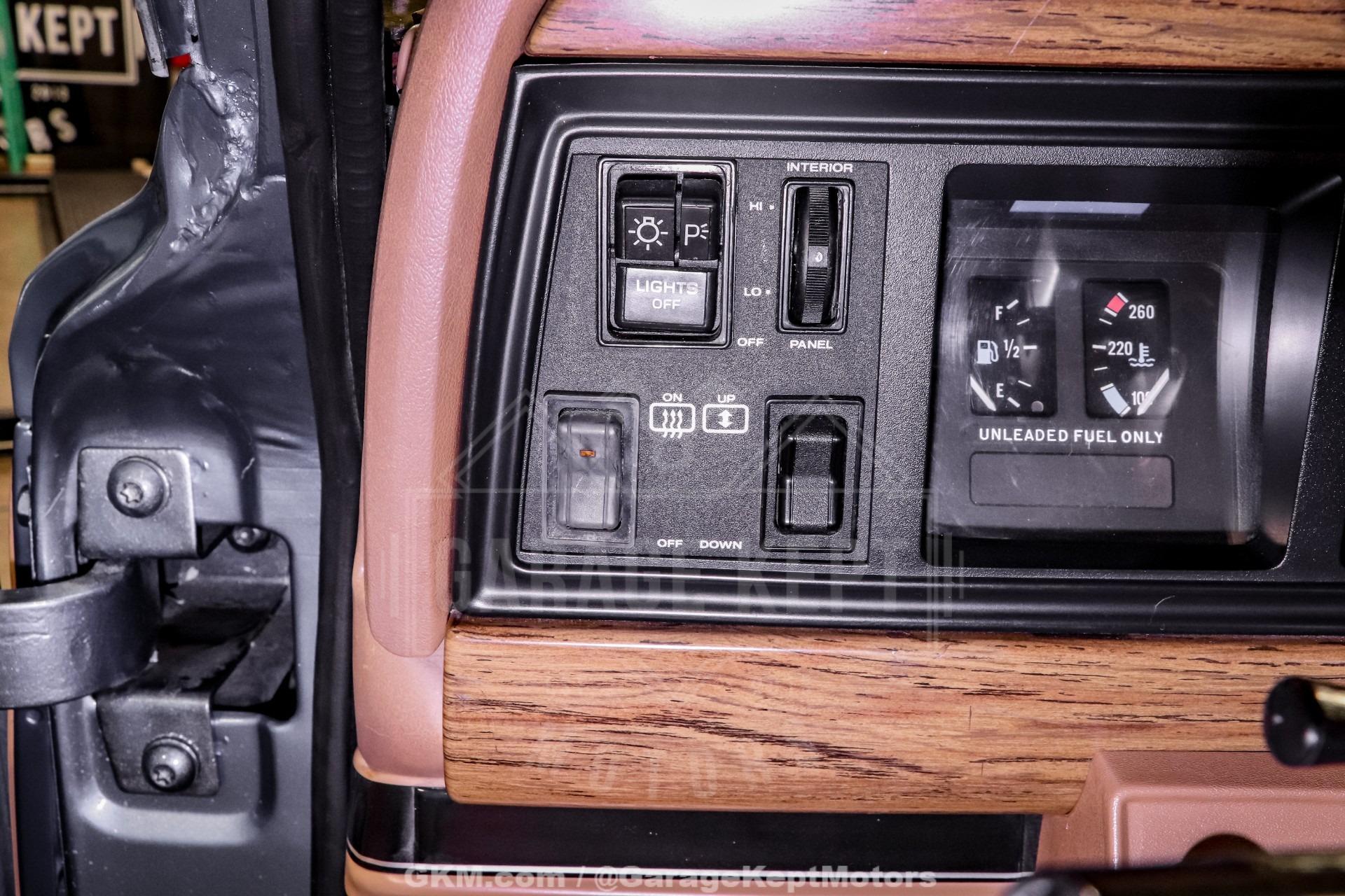 1987 Jeep Grand Wagoneer
