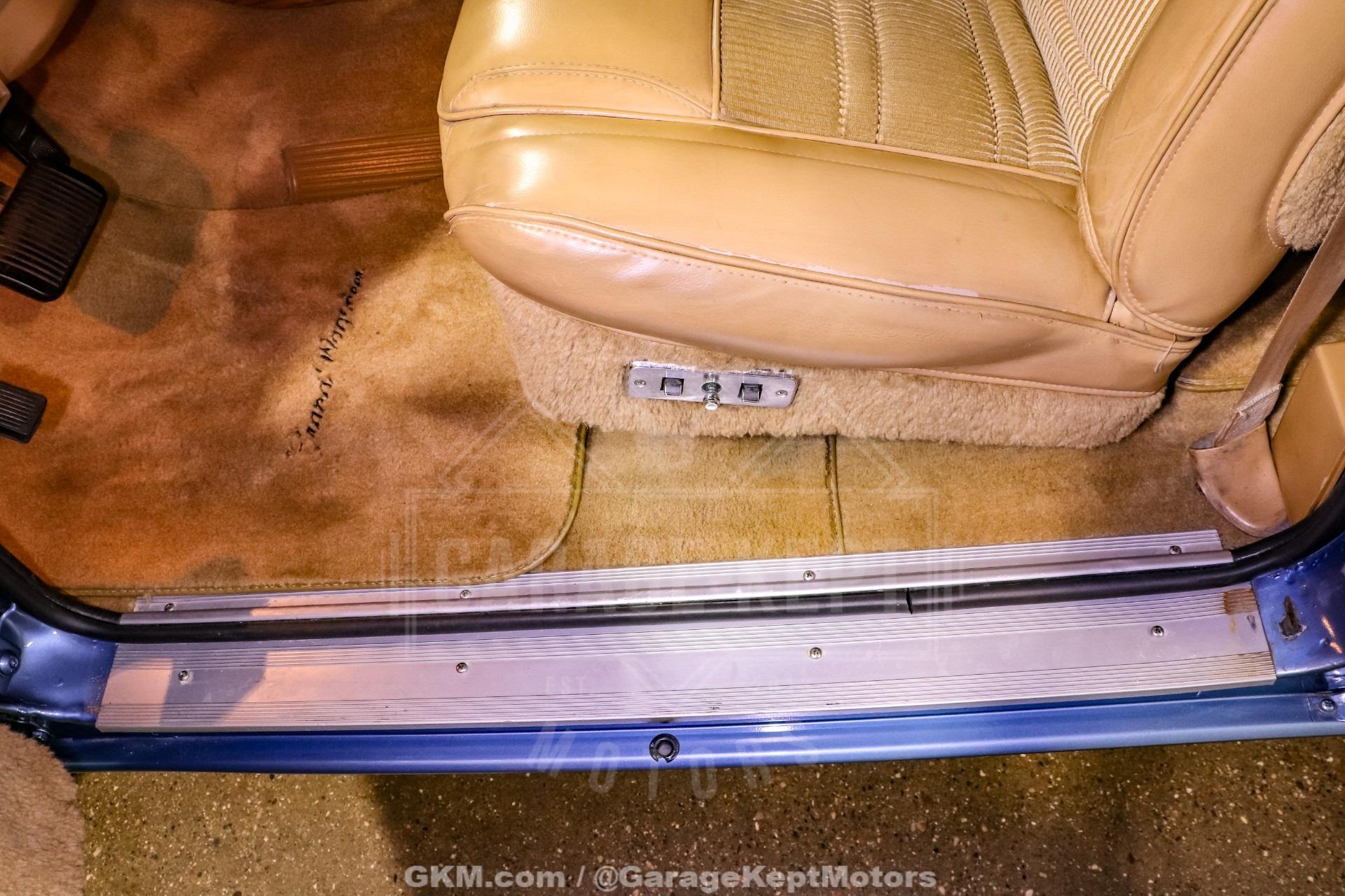 1987 Jeep Grand Wagoneer