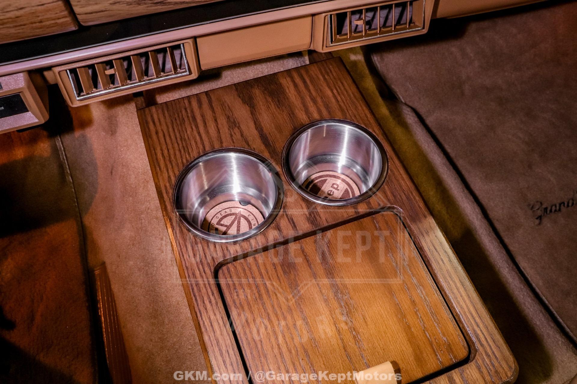 1987 Jeep Grand Wagoneer