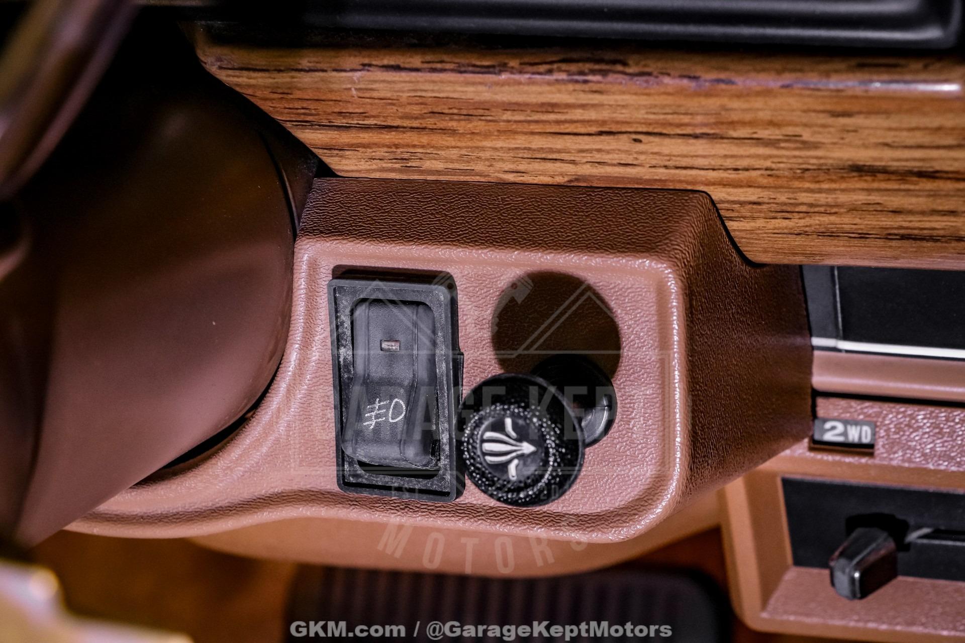1987 Jeep Grand Wagoneer
