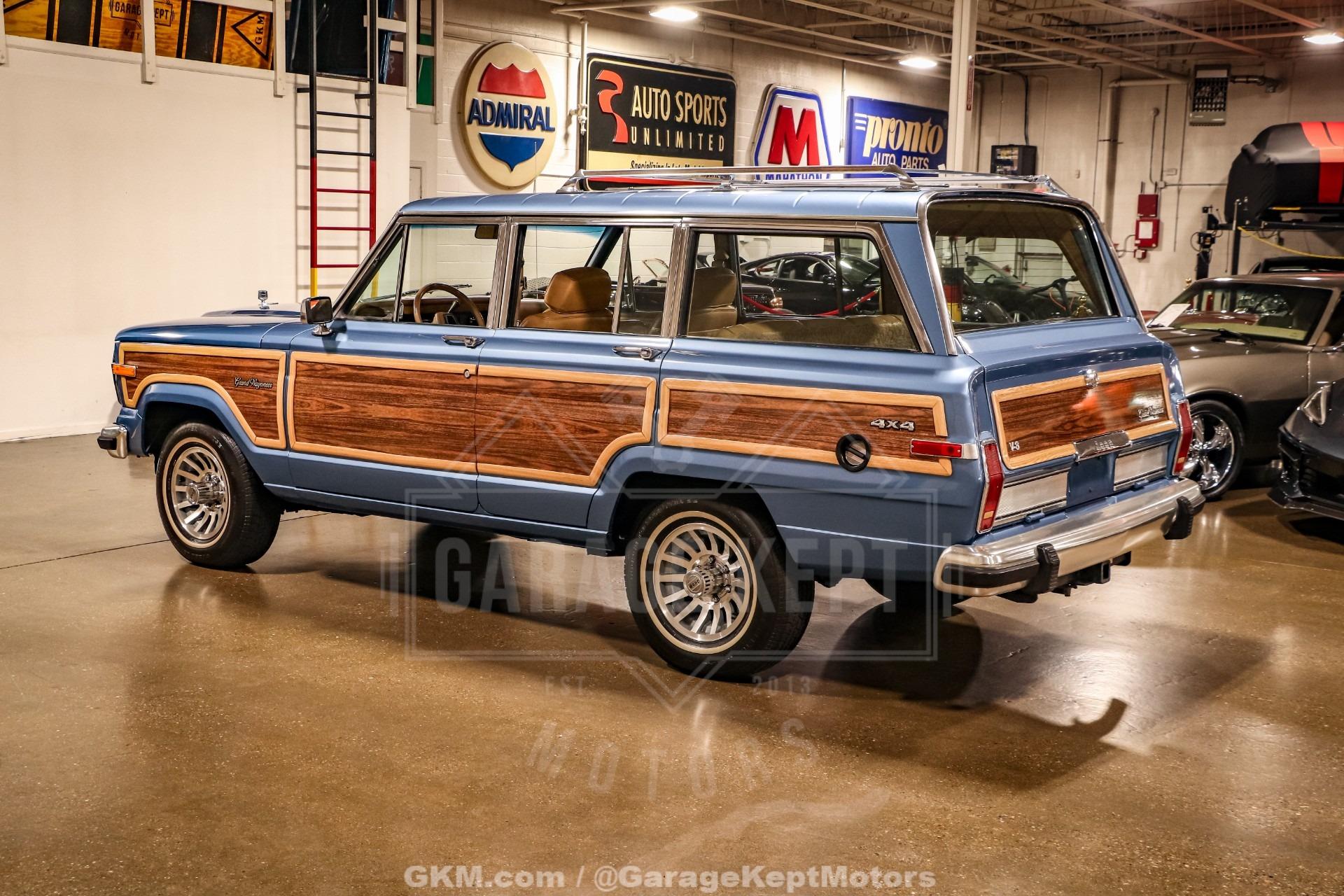 1987 Jeep Grand Wagoneer - 5
