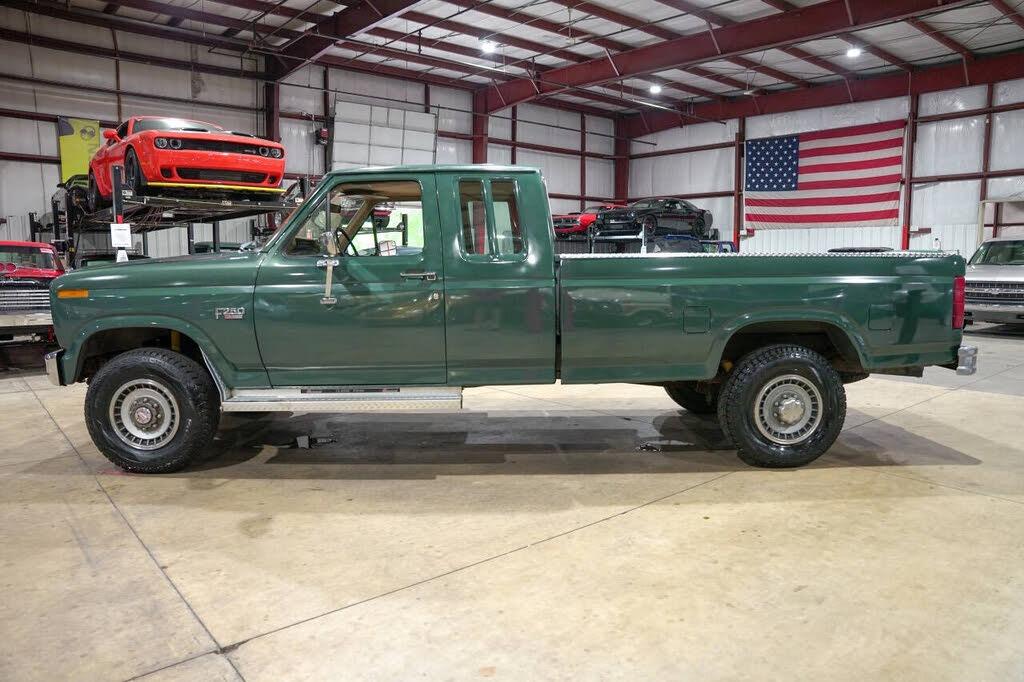52k-Mile 1986 Ford F-250 4x4 - 3