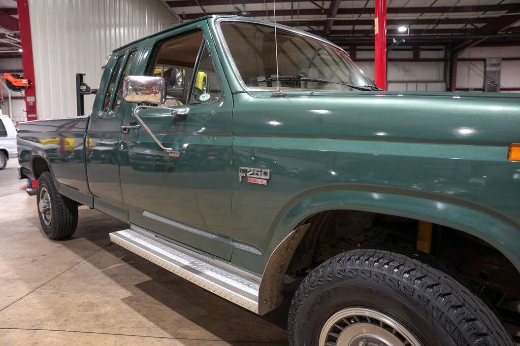 52k-Mile 1986 Ford F-250 4x4