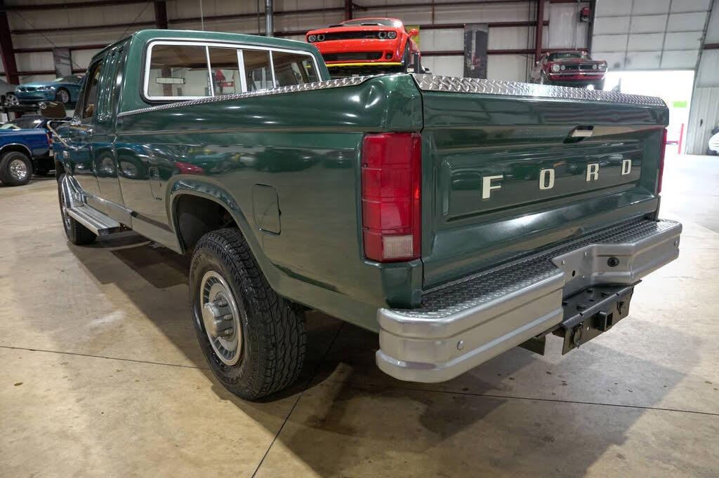 52k-Mile 1986 Ford F-250 4x4 - 5