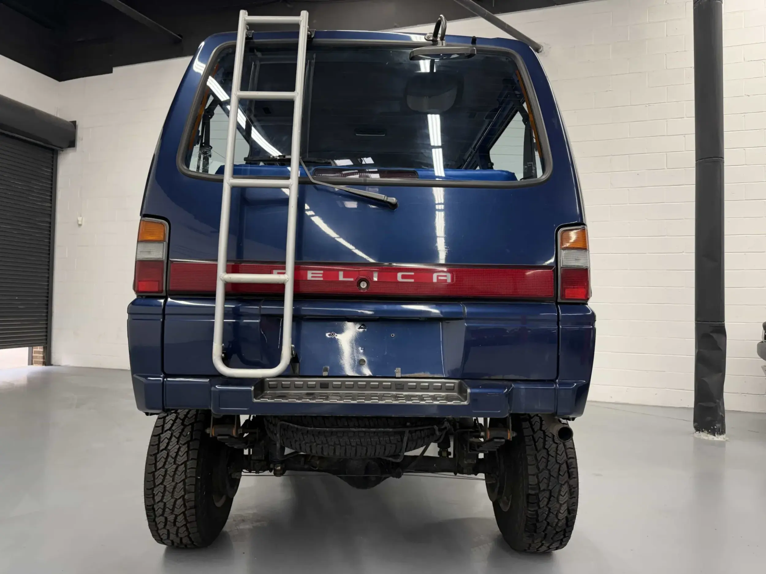 Lifted 1993 Mitsubishi Delica L300