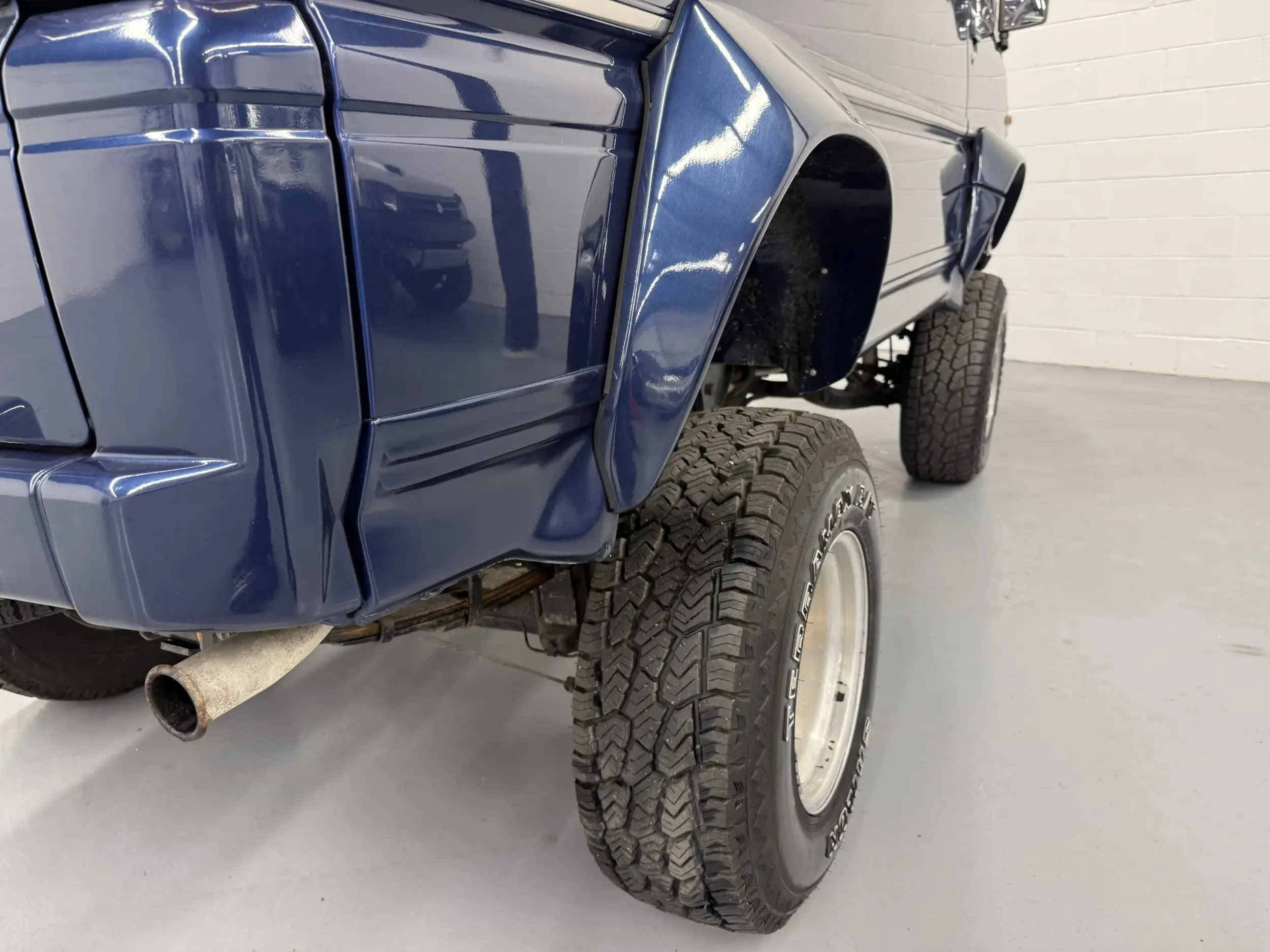 Lifted 1993 Mitsubishi Delica L300