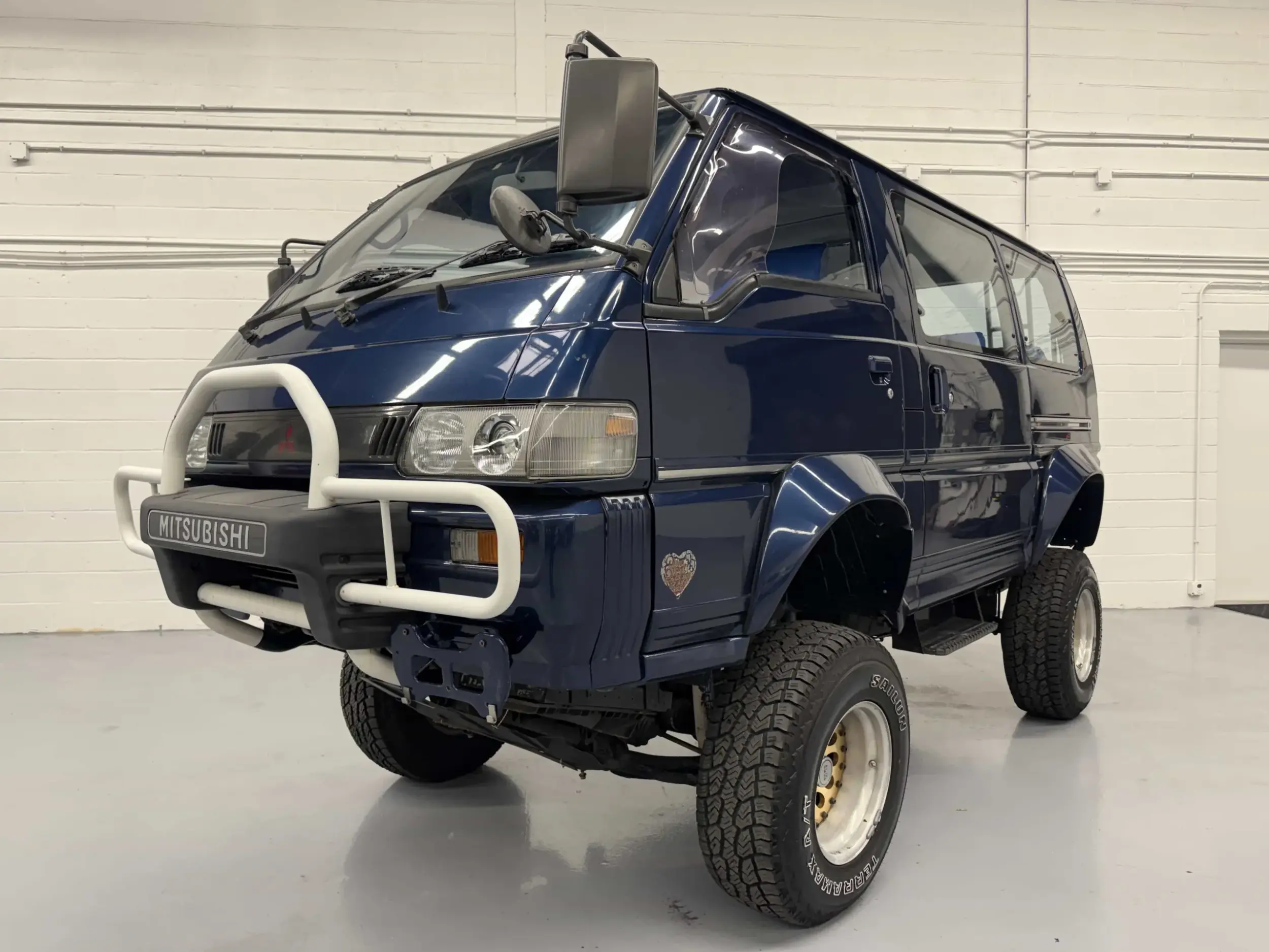 Lifted 1993 Mitsubishi Delica L300
