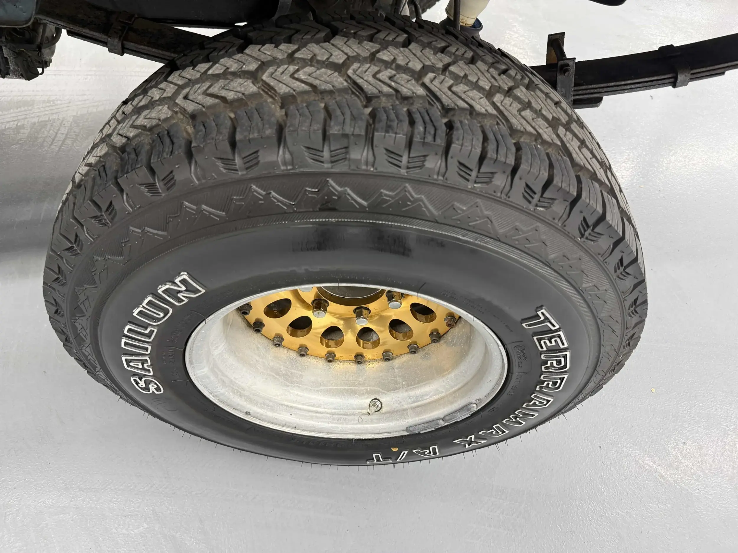 Lifted 1993 Mitsubishi Delica L300