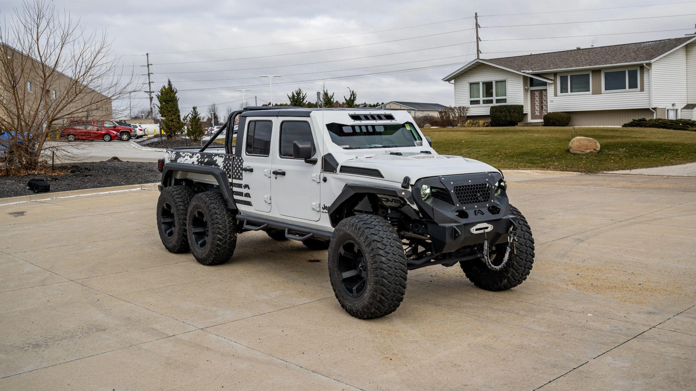 Sold: 2021 Jeep Gladiator Sport 6×4-1