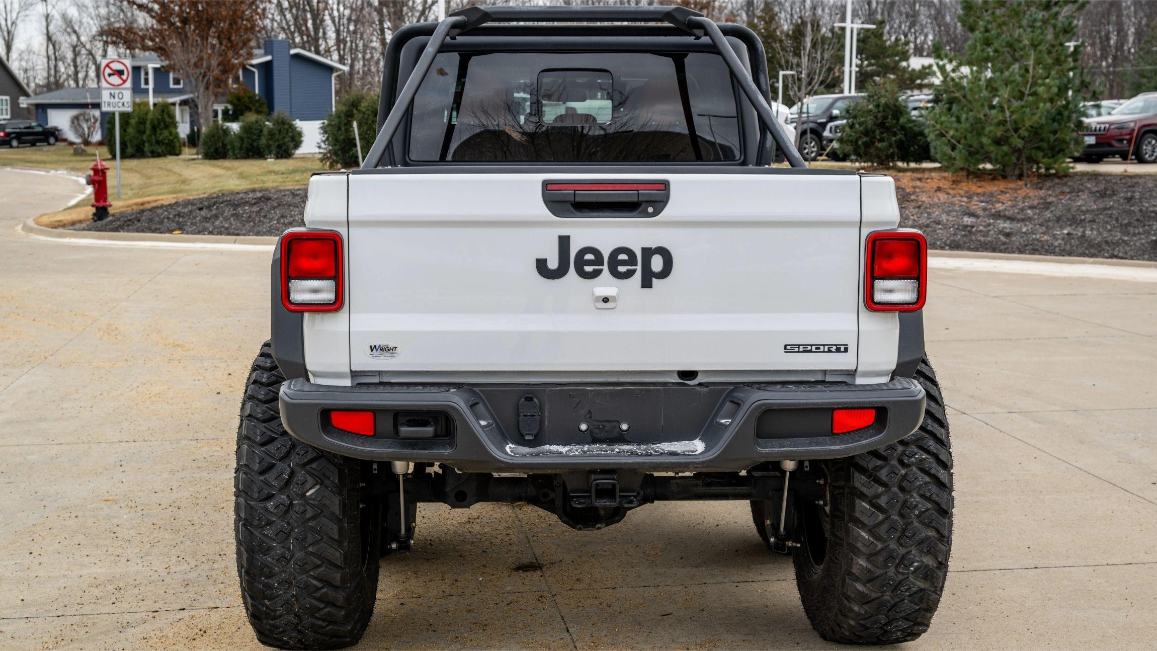 Sold: 2021 Jeep Gladiator Sport 6×4