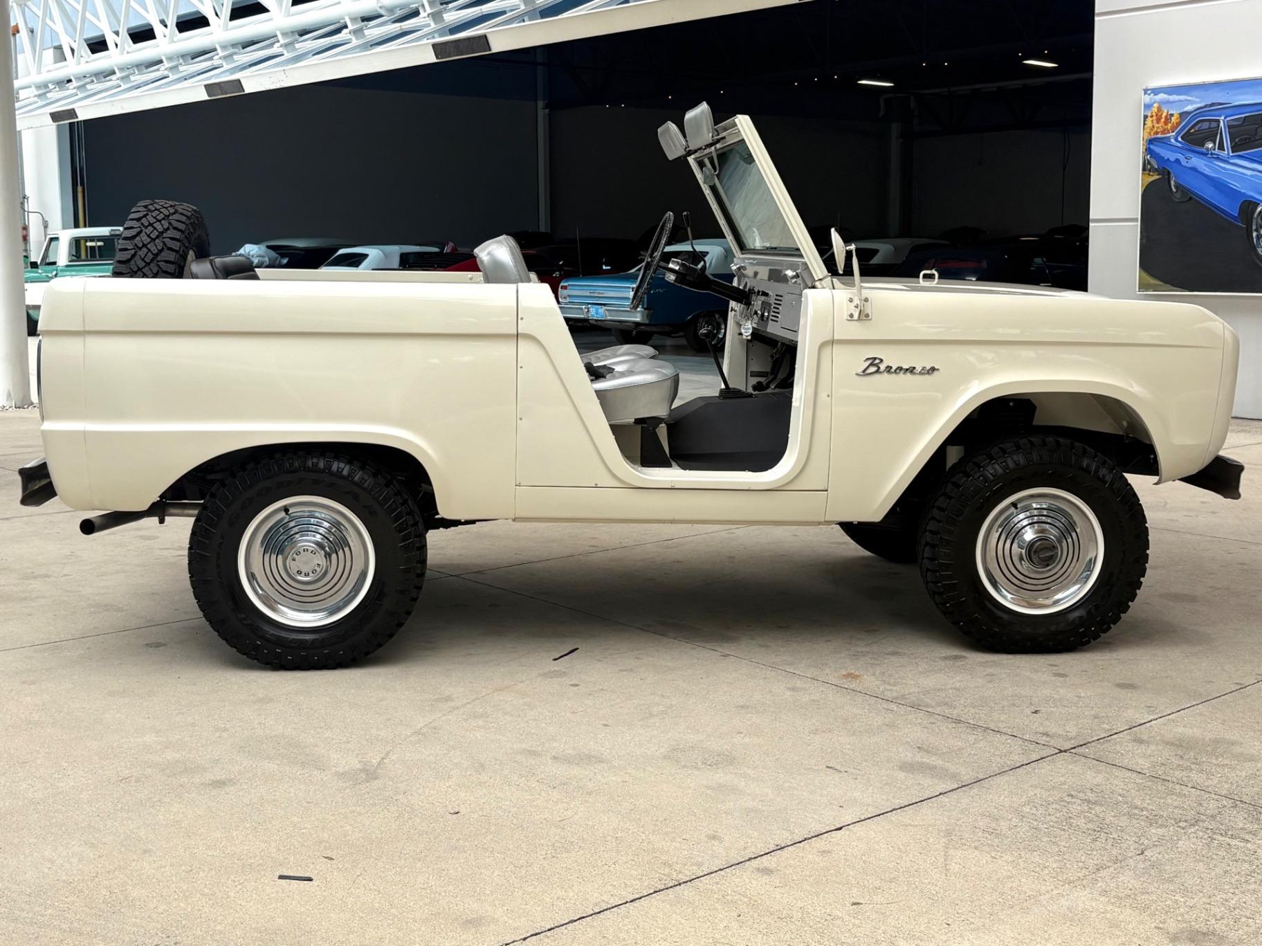 1966 Ford Bronco U13 Roadster