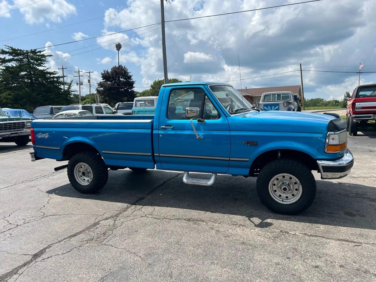 1995 Ford F-150 XL - 2