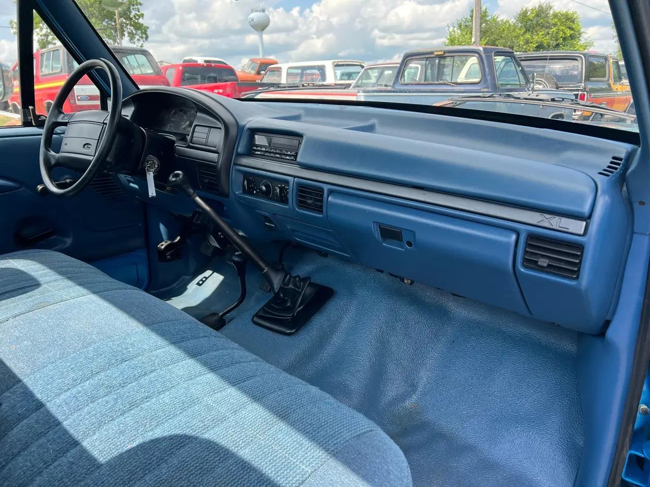 1995 Ford F-150 XL - 5