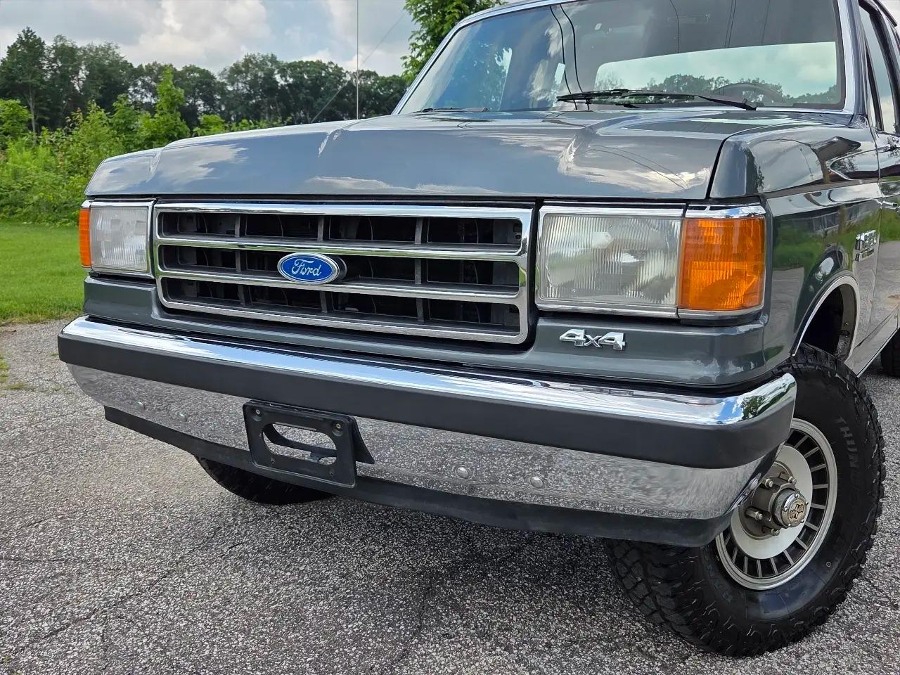1989 Ford F-150 XLT Lariat