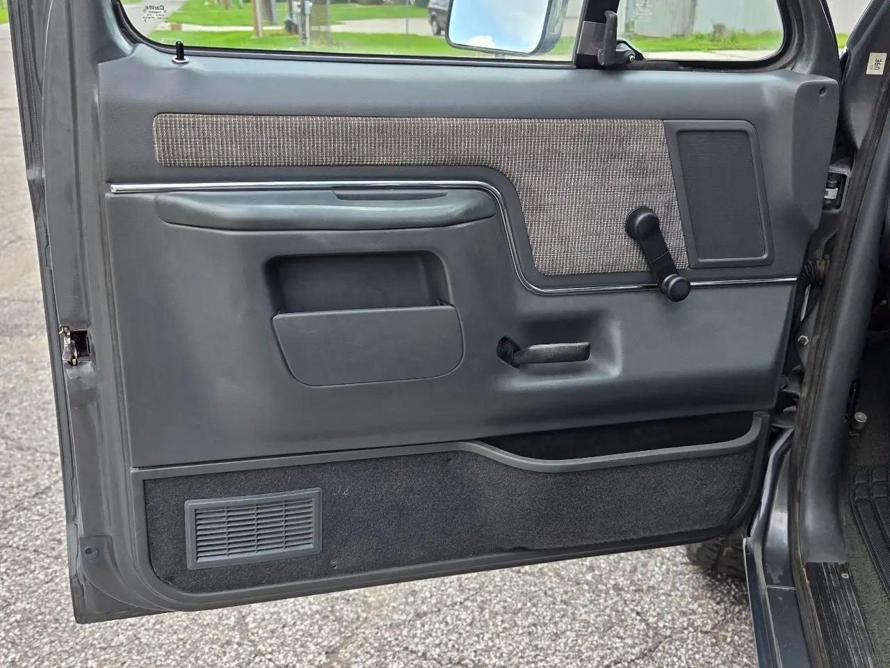 1989 Ford F-150 XLT Lariat
