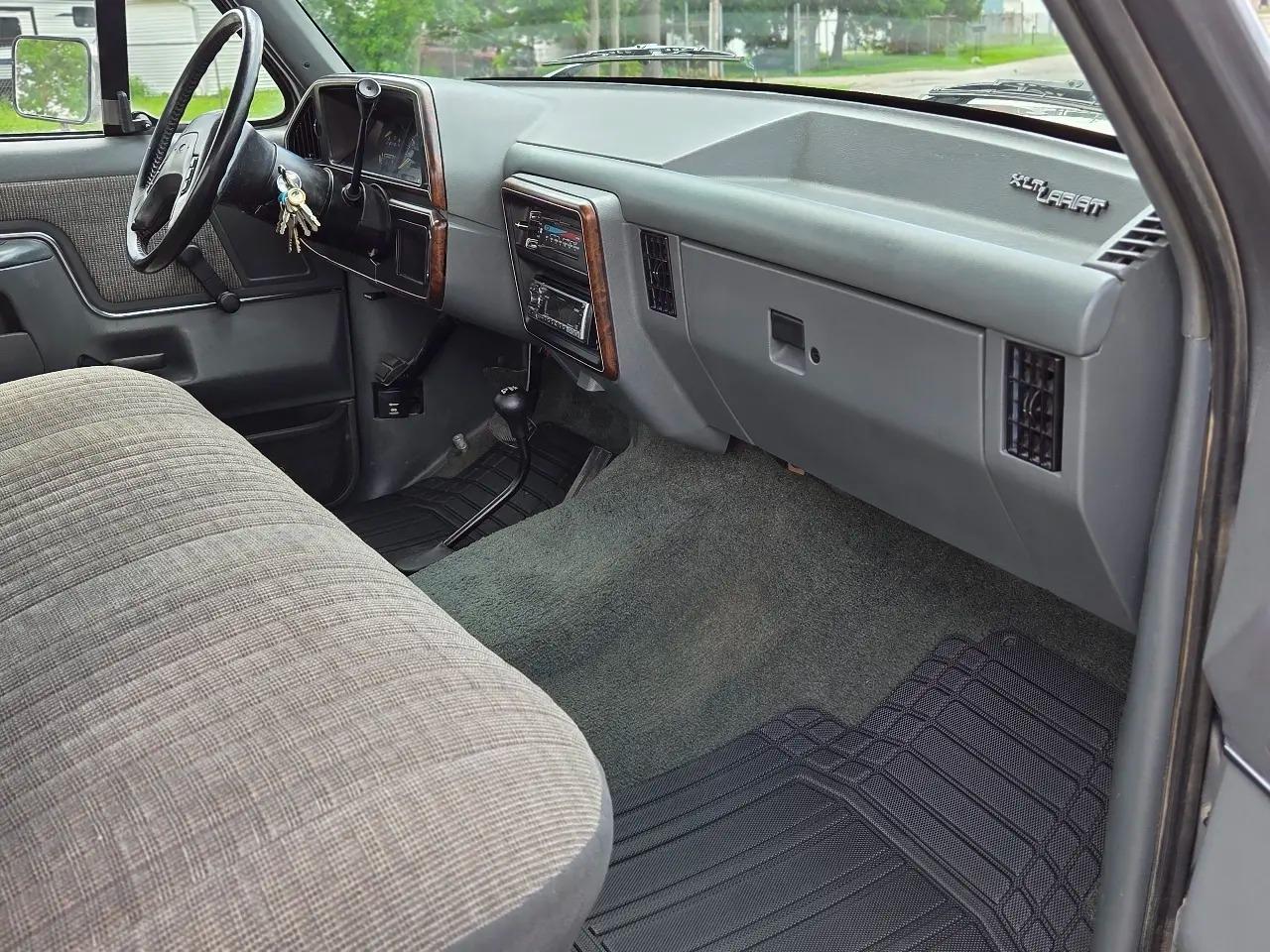 1989 Ford F-150 XLT Lariat