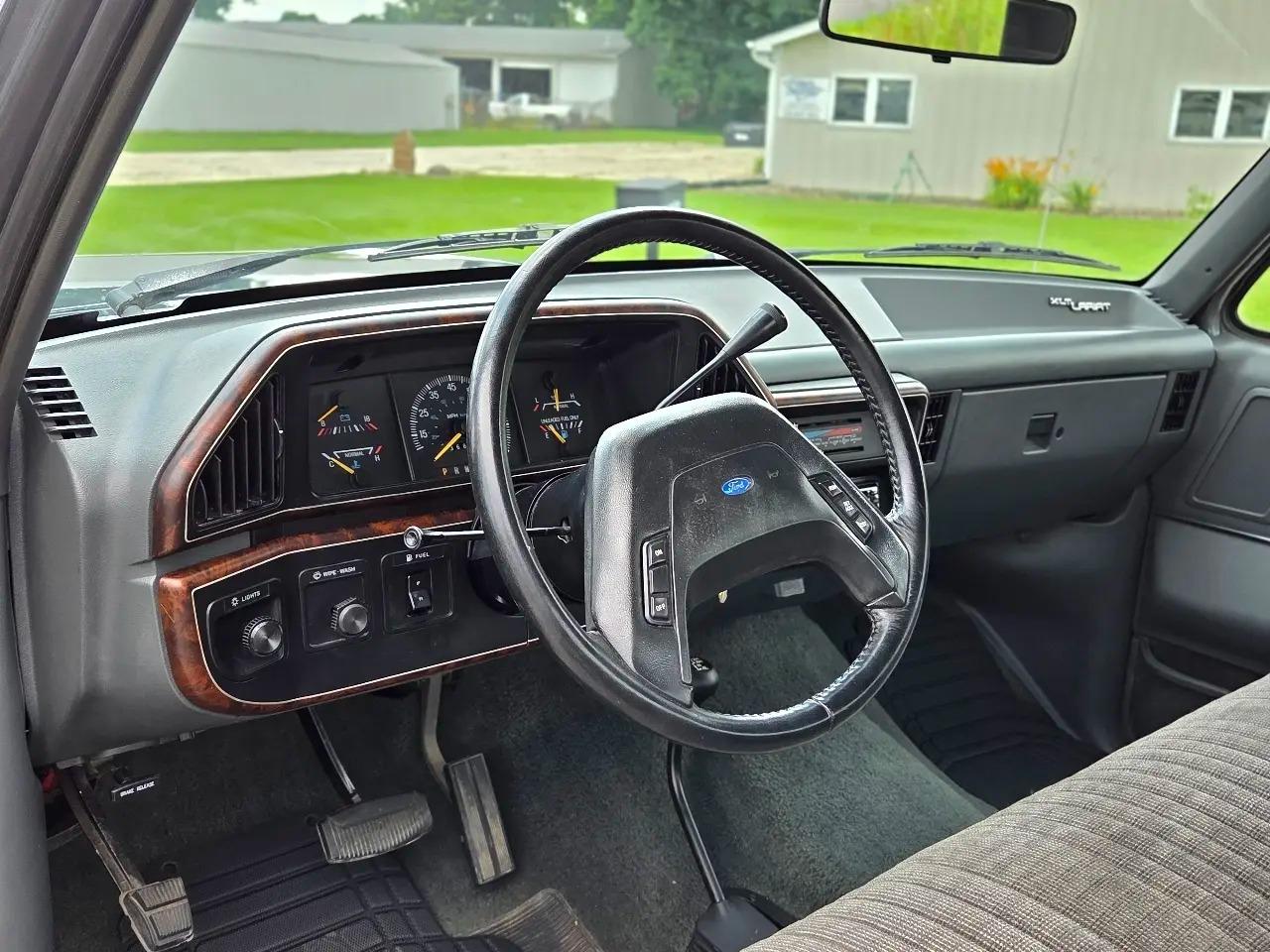 1989 Ford F-150 XLT Lariat