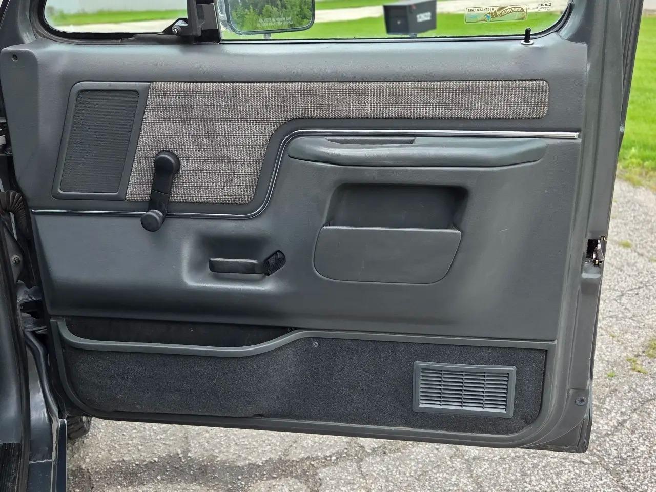 1989 Ford F-150 XLT Lariat