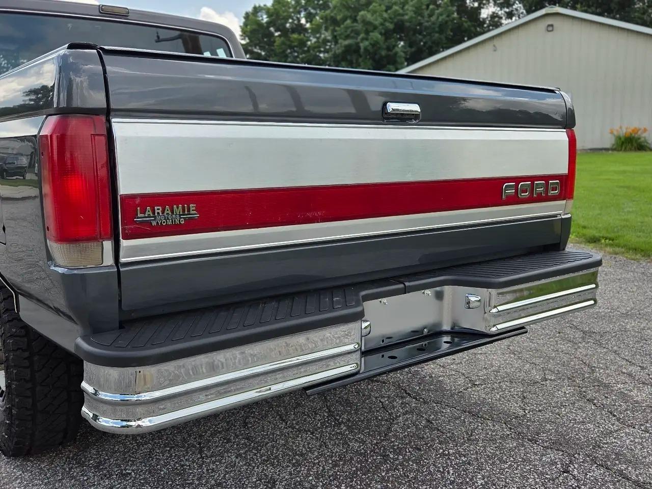 1989 Ford F-150 XLT Lariat