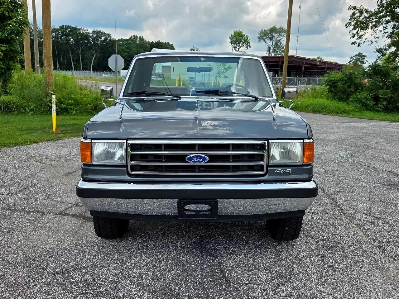 1989 Ford F-150 XLT Lariat