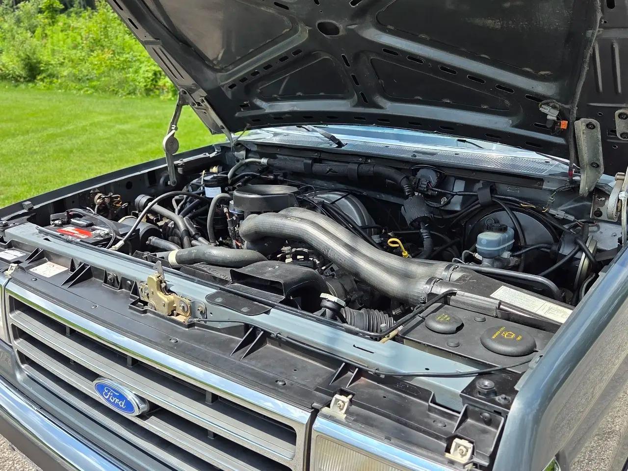 1989 Ford F-150 XLT Lariat
