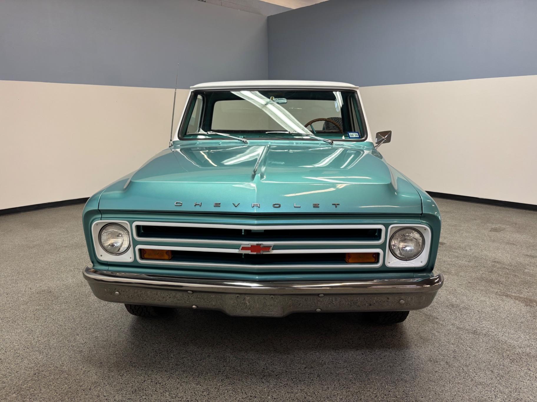 1968 Chevrolet C10 Fleetside - 2