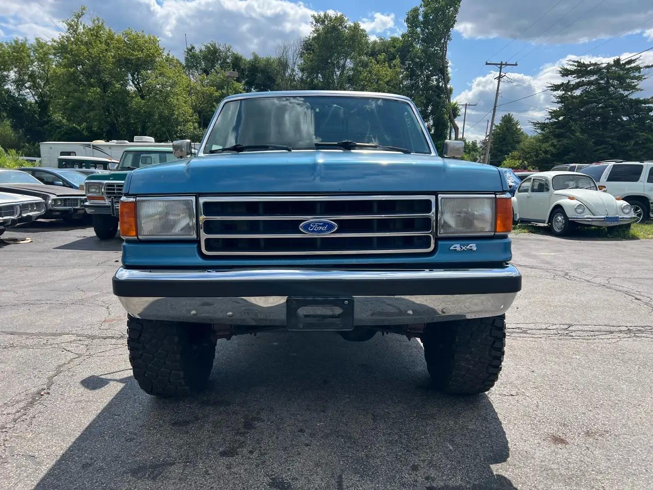 1991 Ford F-250 XL - 2