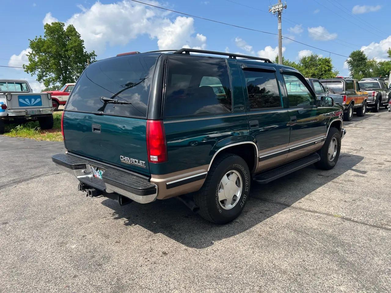 1997 Chevrolet Tahoe 1500 LT - 3