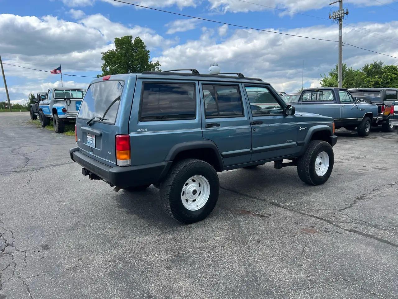 1997 Jeep Cherokee Sport - 4