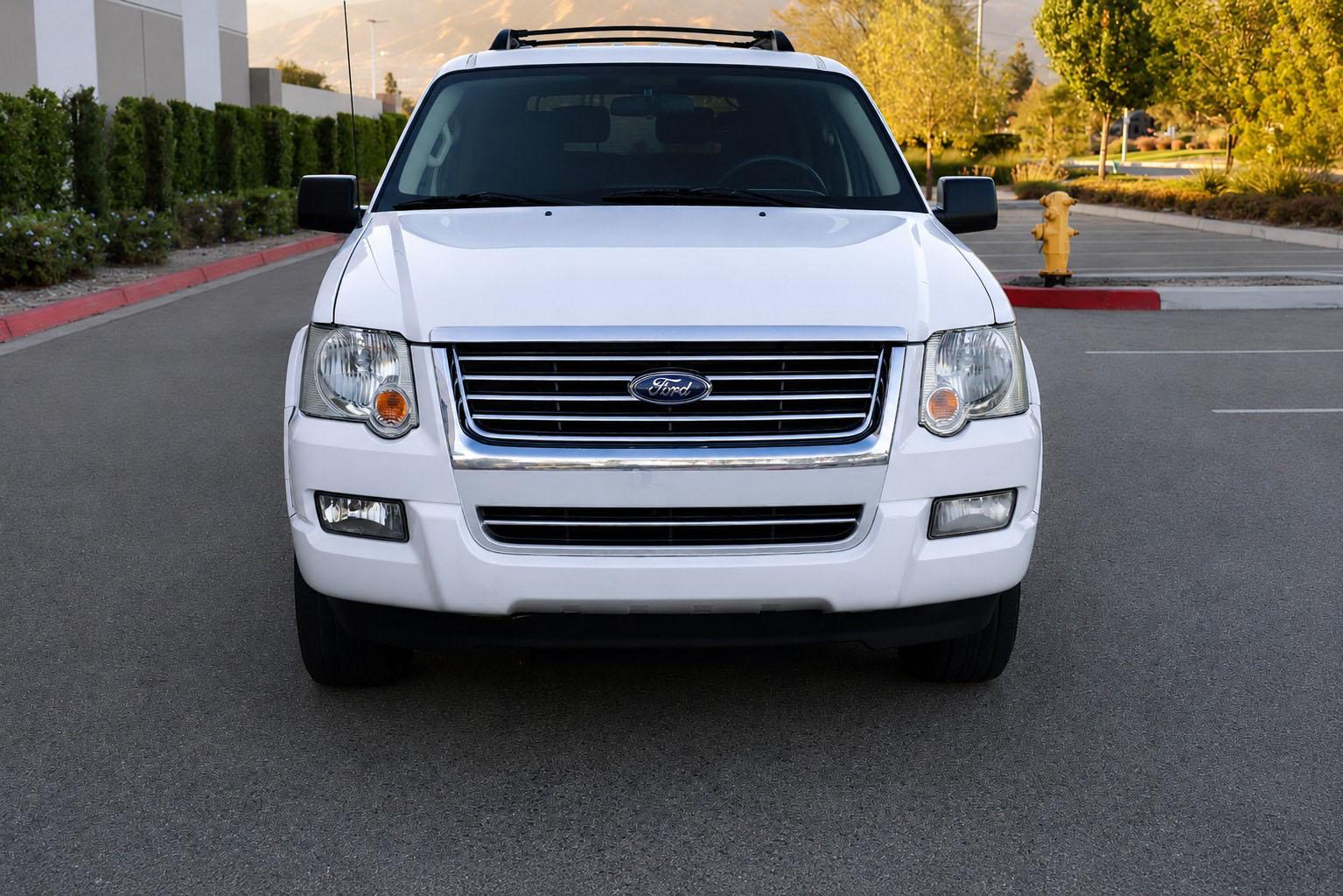 2010 Ford Explorer XLT - 3
