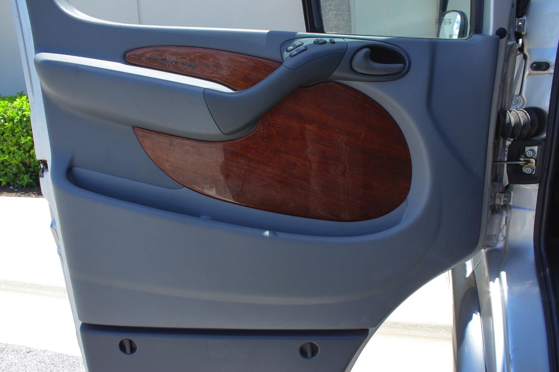 2006 Dodge 2500 Sprinter Camper