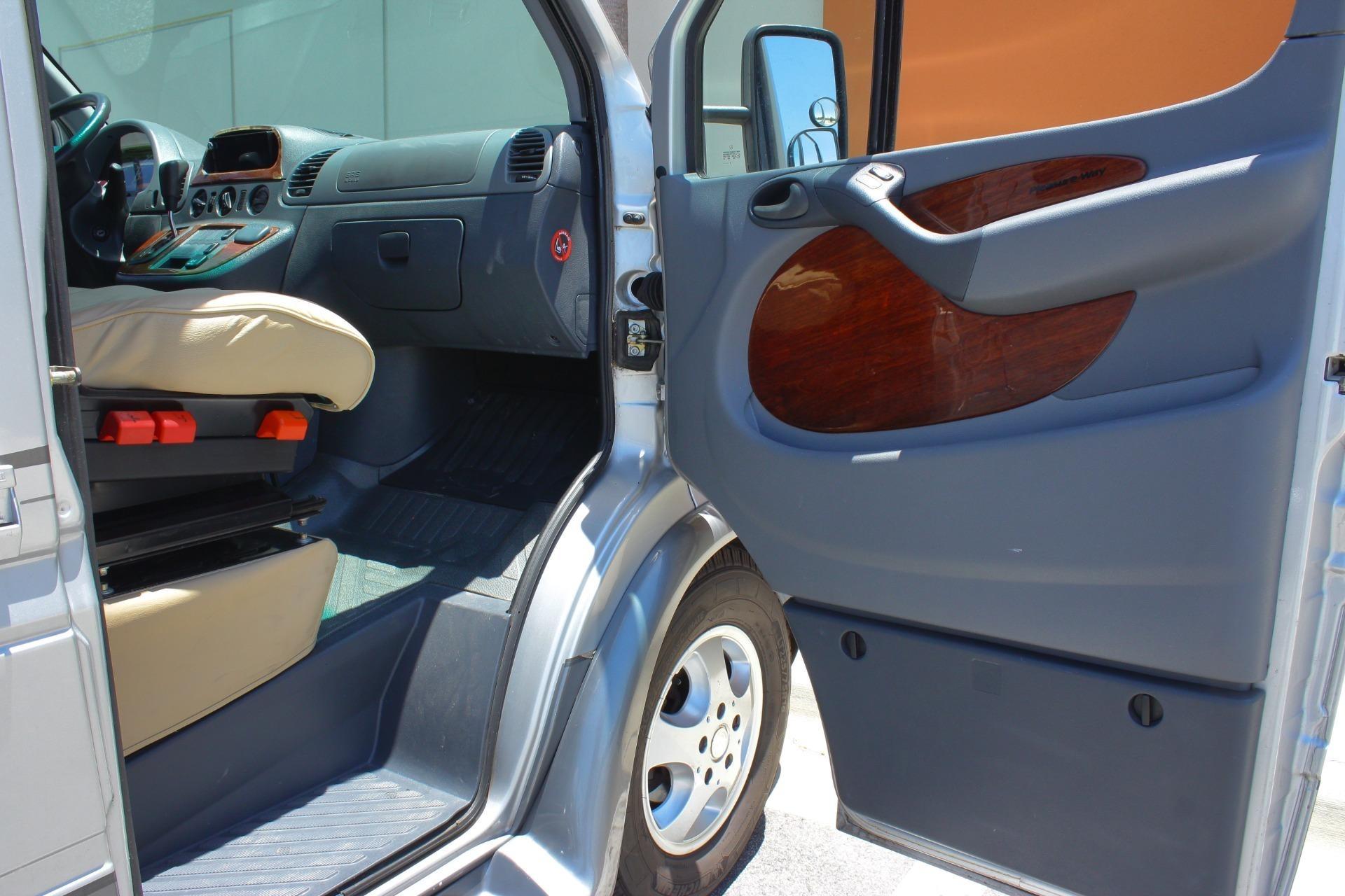 2006 Dodge 2500 Sprinter Camper