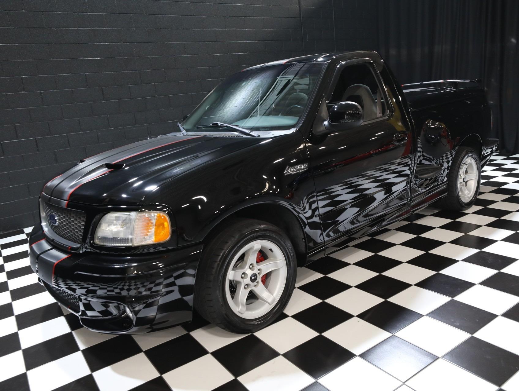 Supercharged 2000 Ford F-150 SVT Lightning - 2