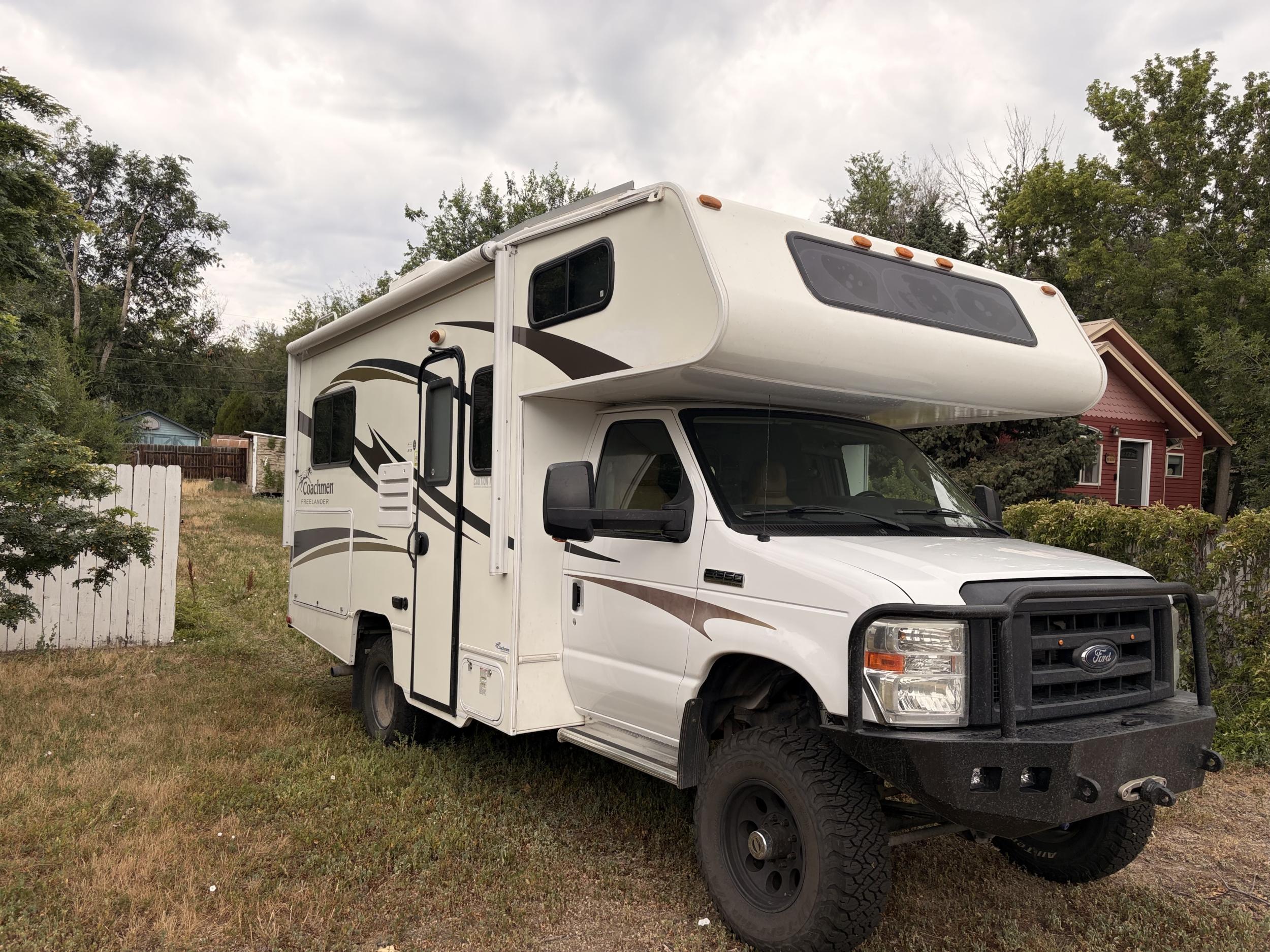 2012 Ford E-350 Coachman Freelander 4x4 - 4